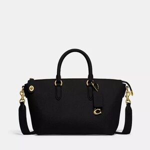 Coach Cara satchel like new without tag comes with the strap.